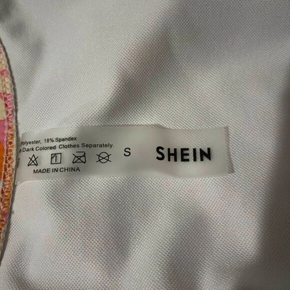 Retro Floral Bikini Set – Size Small – Cute & Comfy! - Picture 12 of 14